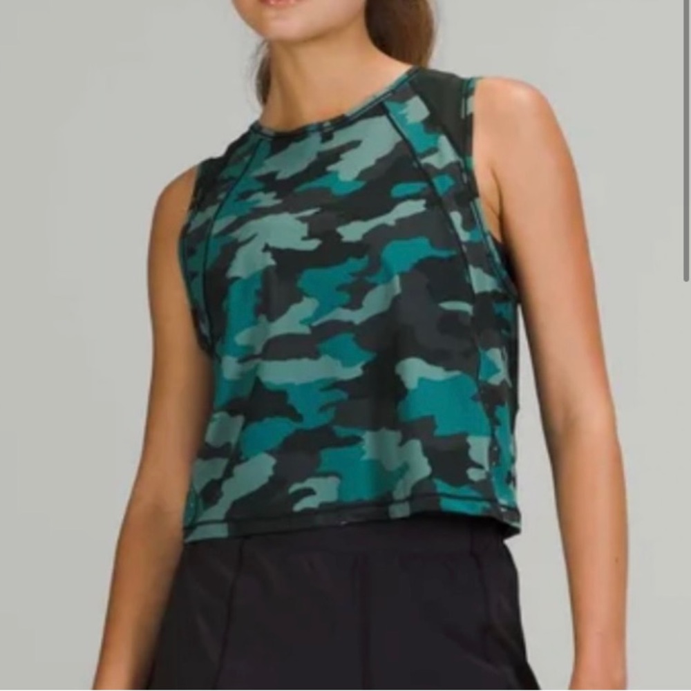 NWT Lululemon Sculpt Cropped Tank Size 8 Teal Camo